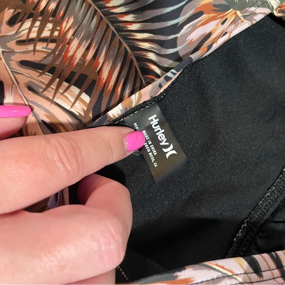 Great one piece bathing suit - Picture 5 of 5